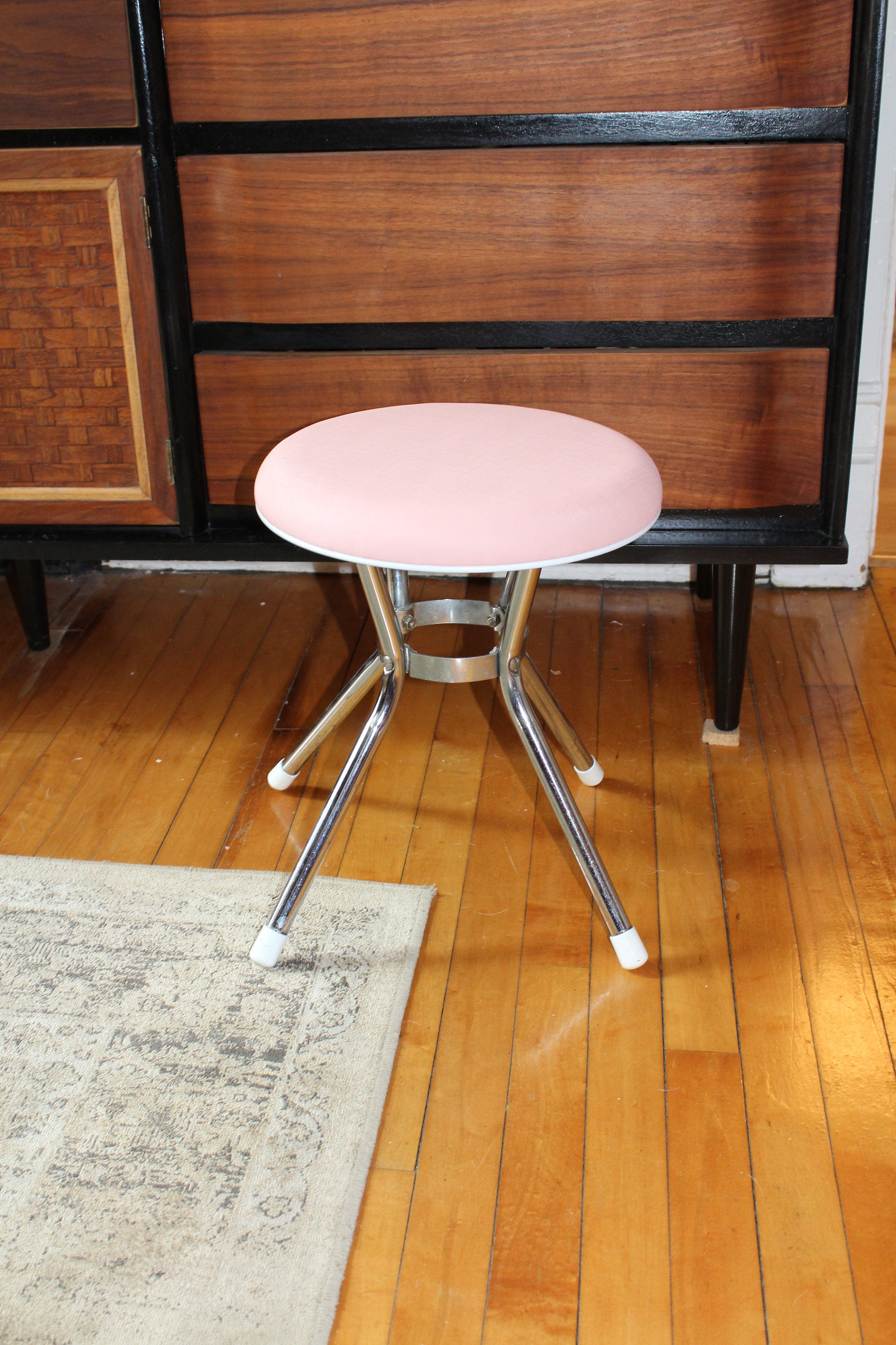 Mid Century Vanity Stool Pink Seat Chrome Legs Cosco Vintage 1960s