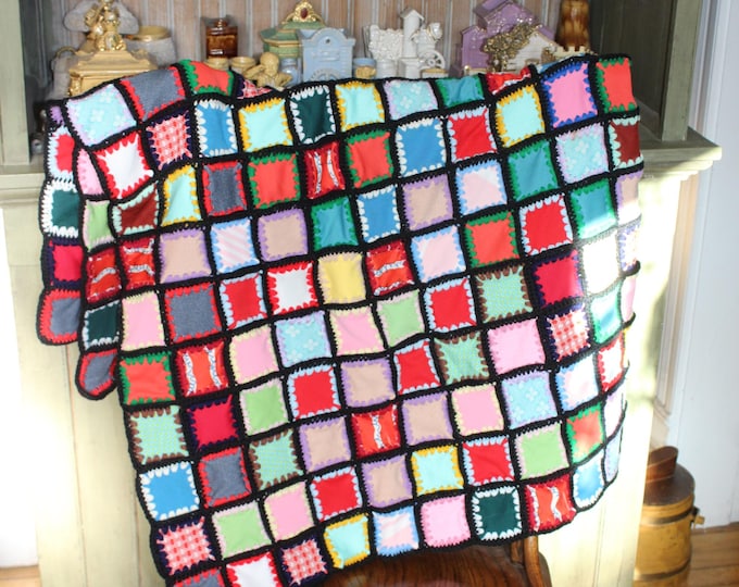 Vintage Handmade Crocheted Afghan Quilt Granny Squares 1960s