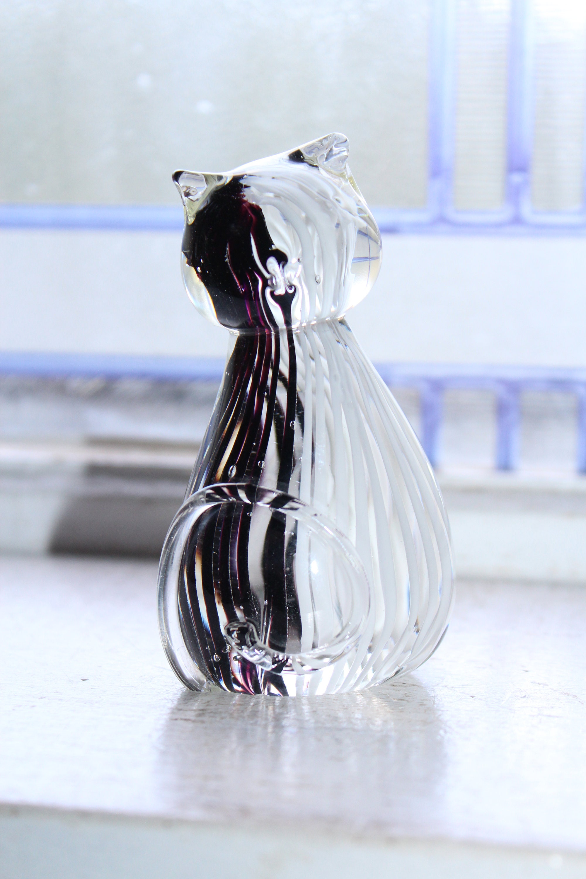 Vintage Art Glass Cat Paperweight Black and White