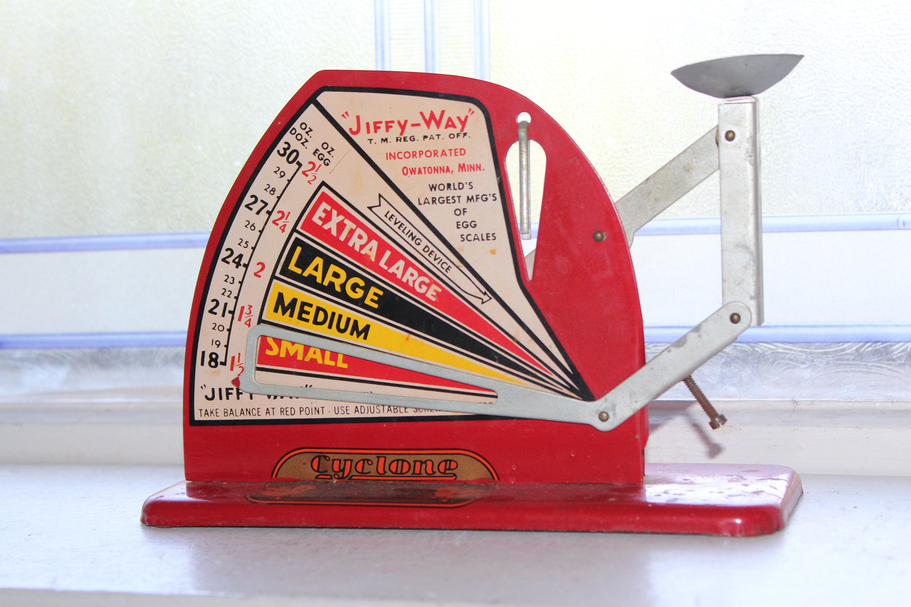 Vintage Red Jiffy Way Egg Scale