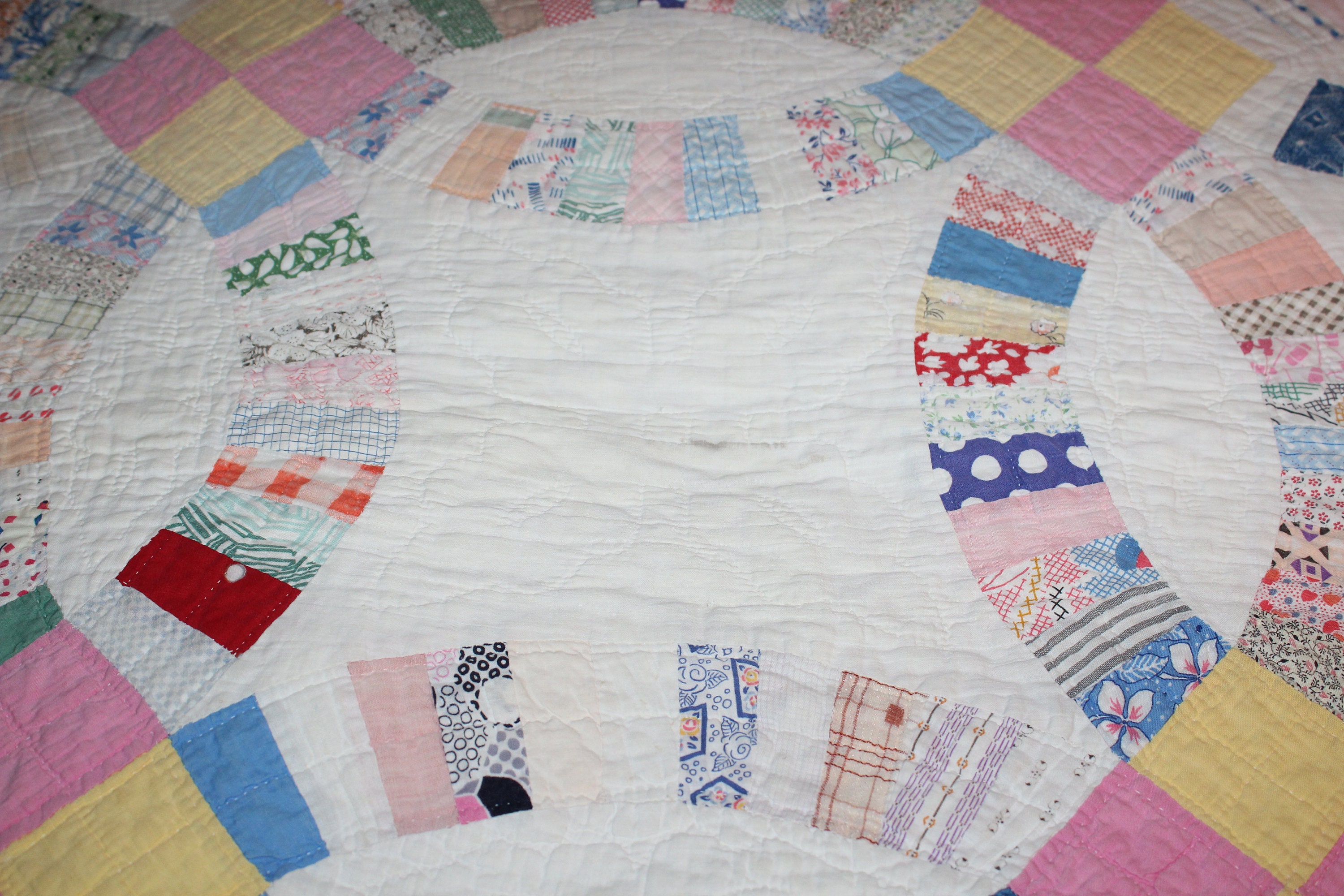 Vintage 1930s Quilt Double Wedding Ring Hand Stitched