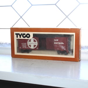 Tyco Santa Fe ATSF 10279 HO Scale Box Car Electric Train Red in Original Box