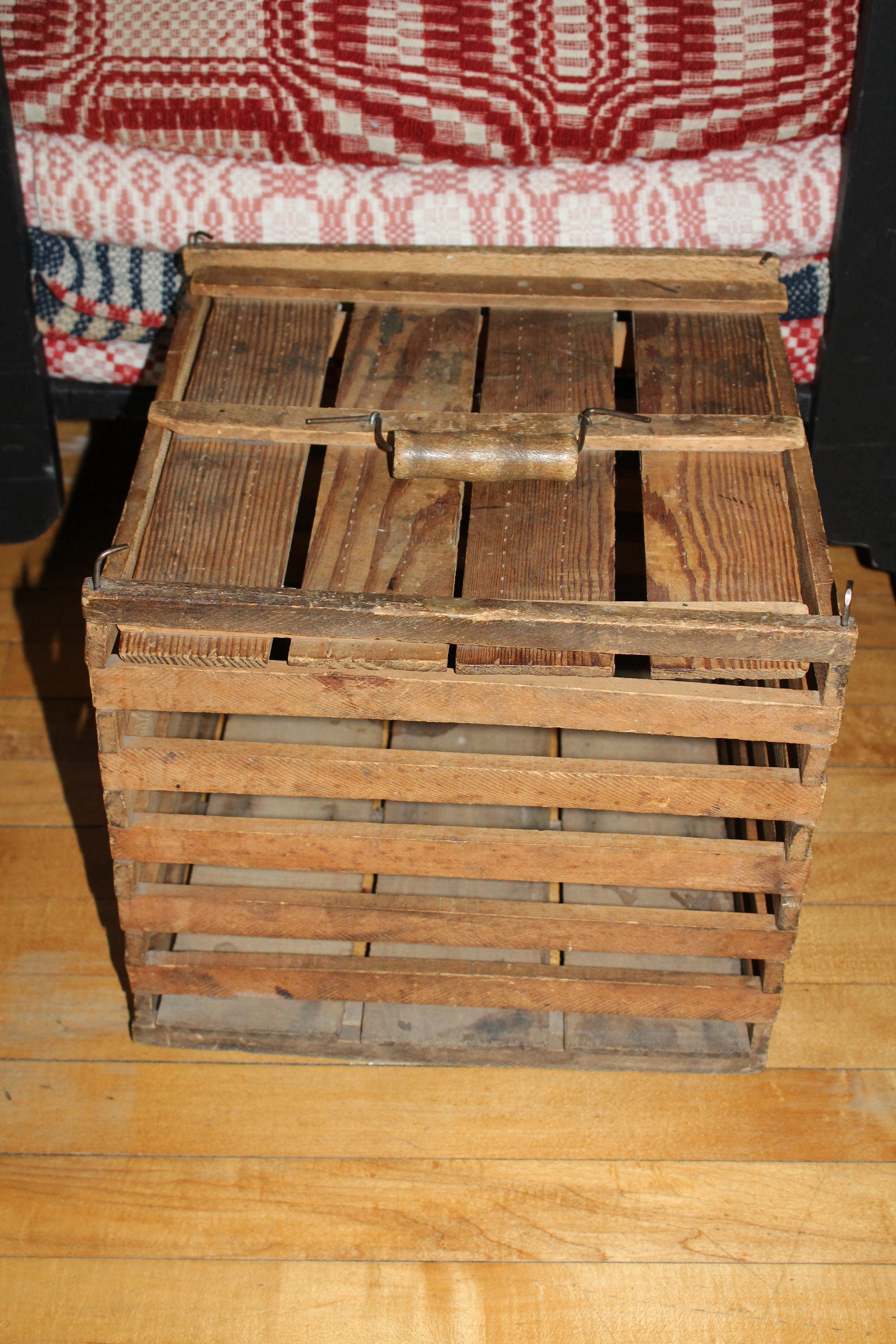 Vintage Wood Egg Crate with Handled Lid Rustic Farmhouse Decor