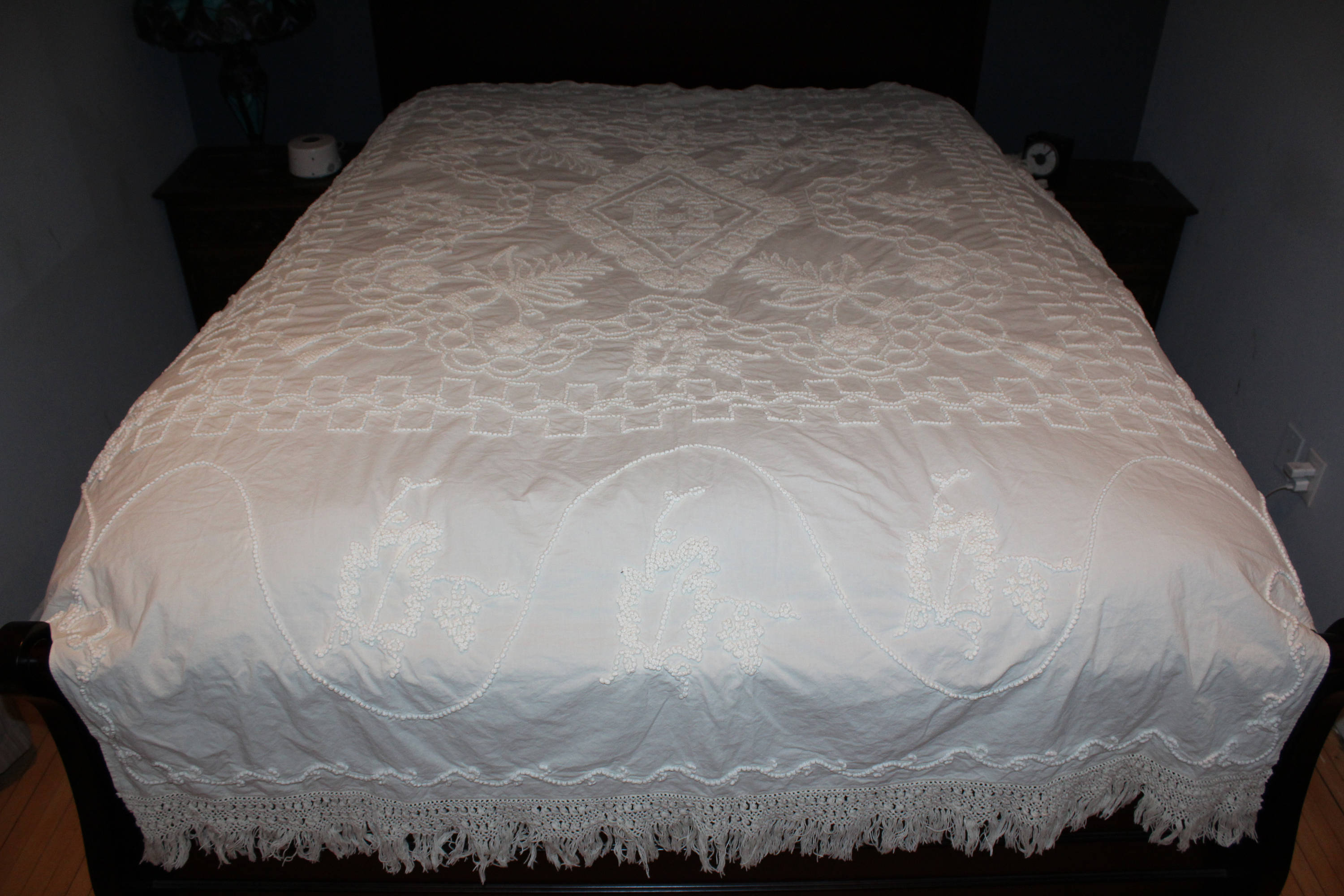 White Bedspread 1926 Copy of 1829 Munroe Tavern Coverlet Candlewick