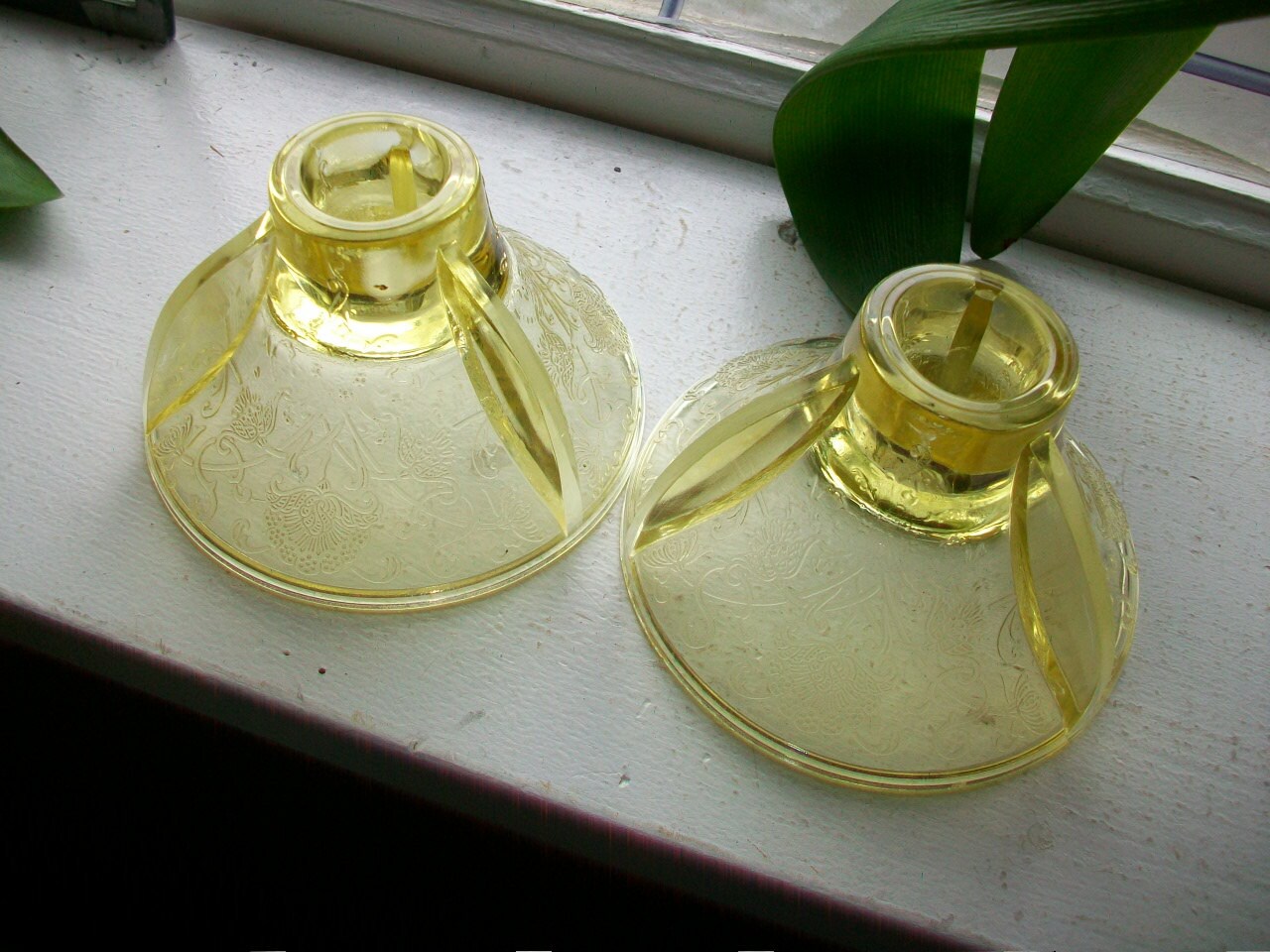 Florentine 2 Candlestick Holders Pair Vintage Yellow Depression Glass