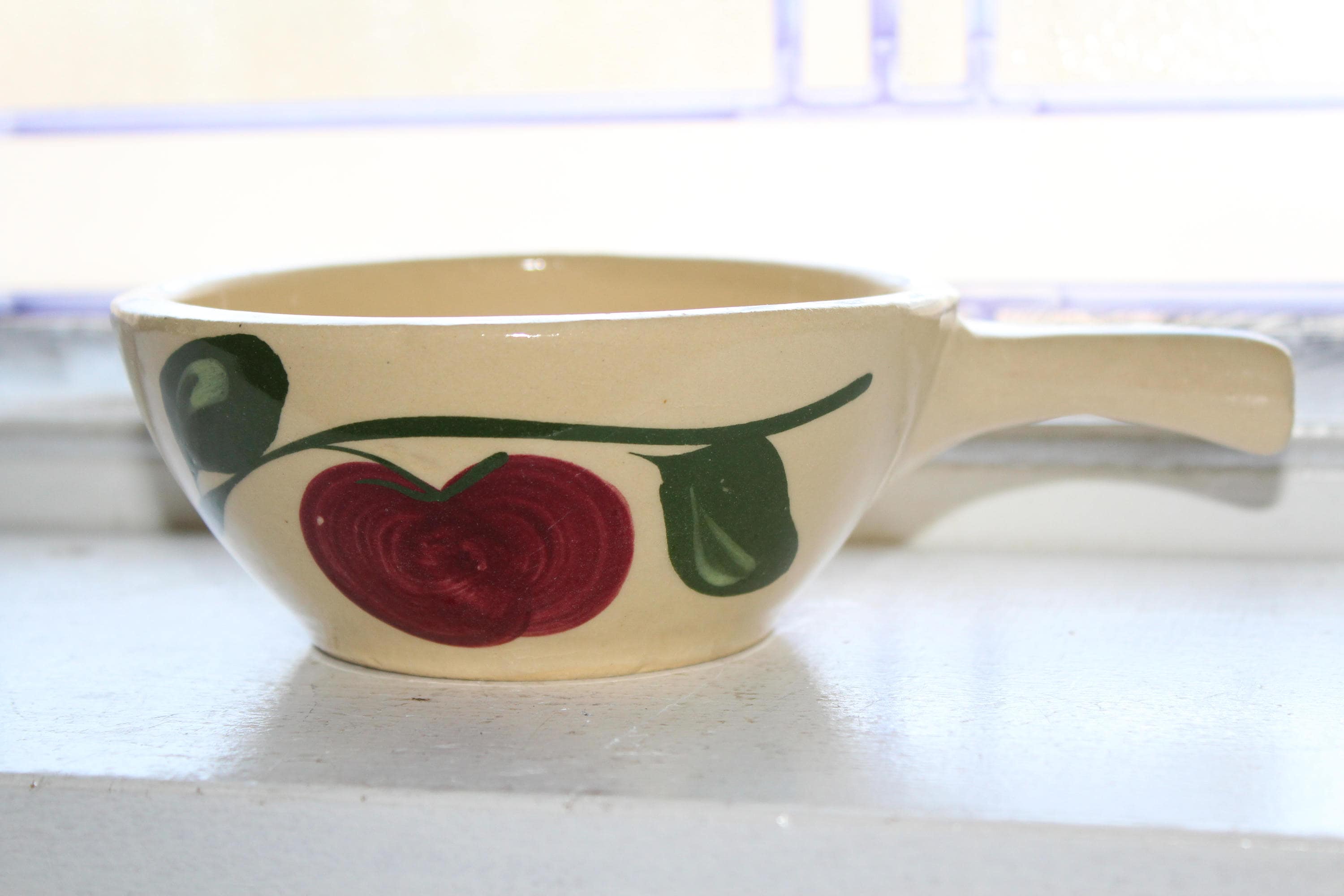 Watt Pottery Individual Baker Casserole with Handle 18 2 Leaf Apple