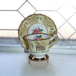Paragon Tea Cup and Saucer Roses with Gold Lace