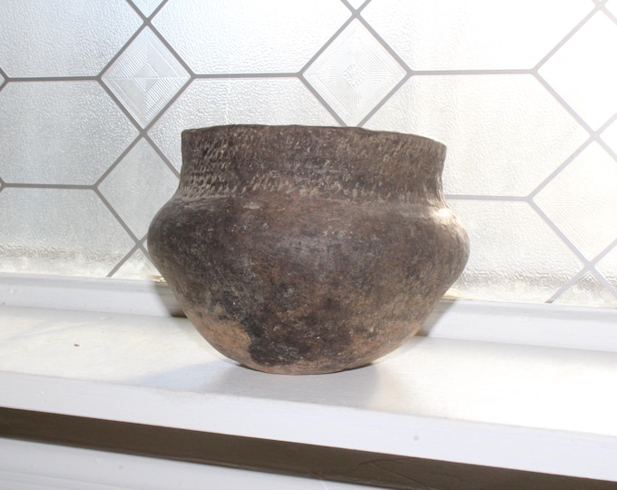 Ancient Native American Indian Pottery Decorated Bowl Antique Jar