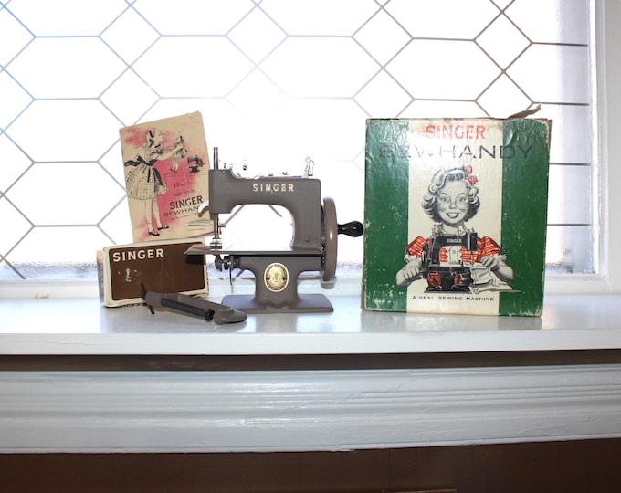 1950s Singer Sewhandy Toy Sewing Machine #20 with Box Clamp Instructions