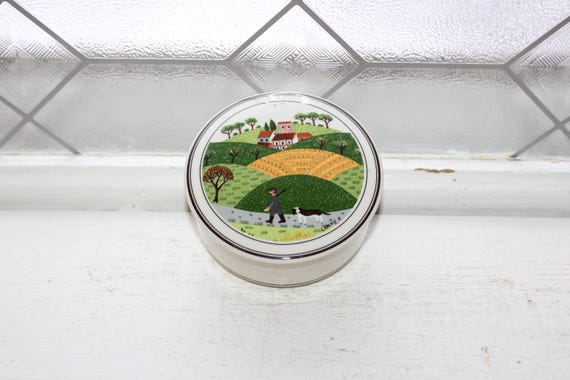 Vintage Villeroy & Boch Naif Porcelain Trinket Box Hunter and Dog Scene