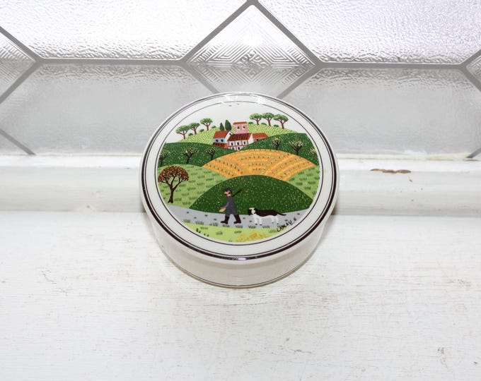 Vintage Villeroy & Boch Naif Porcelain Trinket Box Hunter and Dog Scene