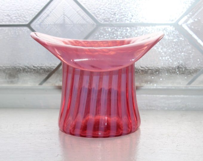 Vintage Fenton Cranberry Opalescent Spiral Swirl Top Hat Vase