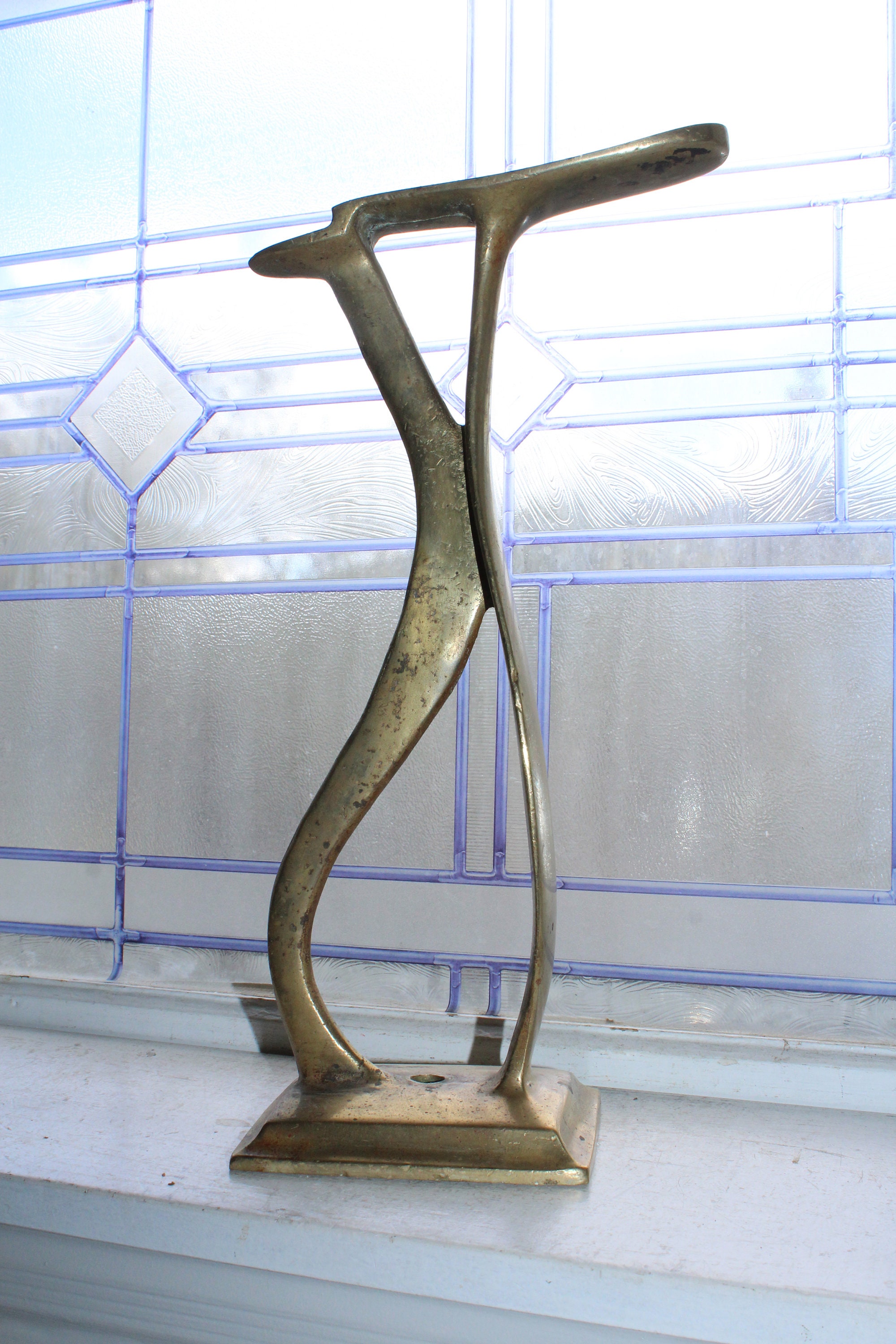 shoe polish stand