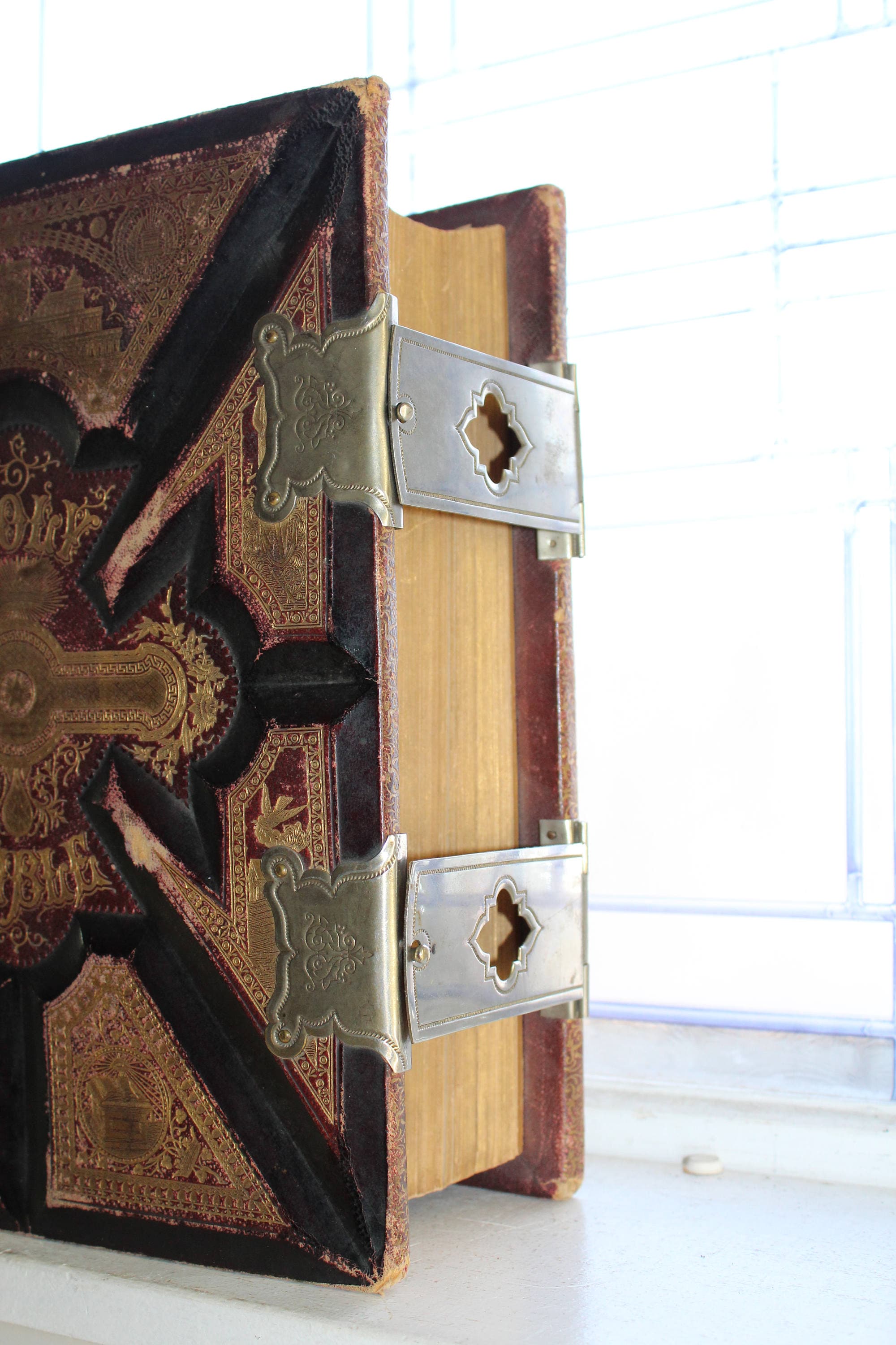 Large Antique Bible 1892 Illustrated Pictorial Parallel Leather Cover