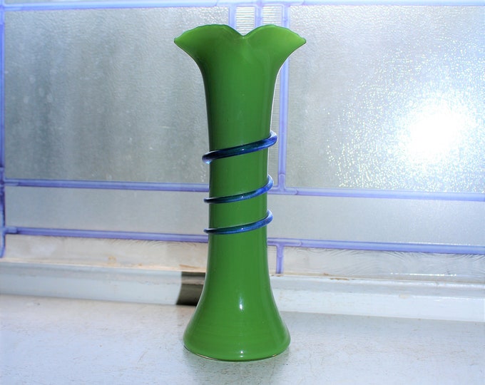 Apple Green Glass Vase with Applied Blue Spiral Threads Vintage 1960s