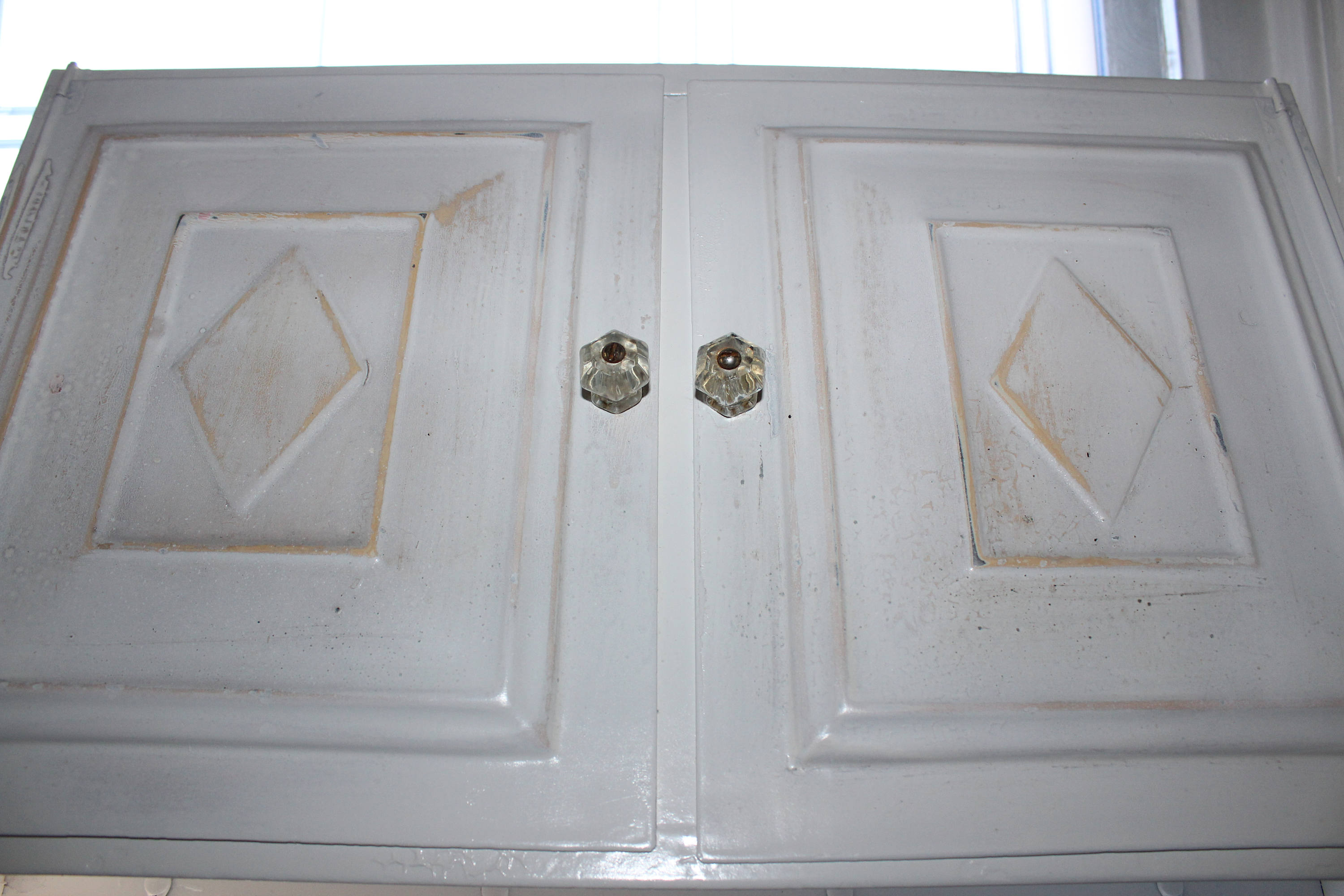 Vintage Metal Bathroom With Towel Rod Hooks and Glass Knobs