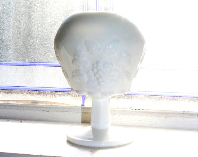 Vintage Milk Glass Ivy Ball Vase Westmoreland Grape