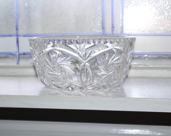 Elegant Cut Crystal Bowl Pinwheel