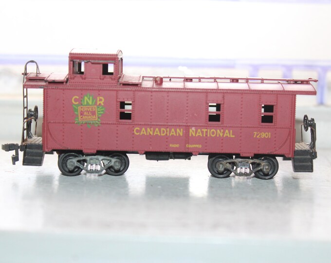 Vintage Athearn HO Canadian National Railway Car Caboose CNR 72901