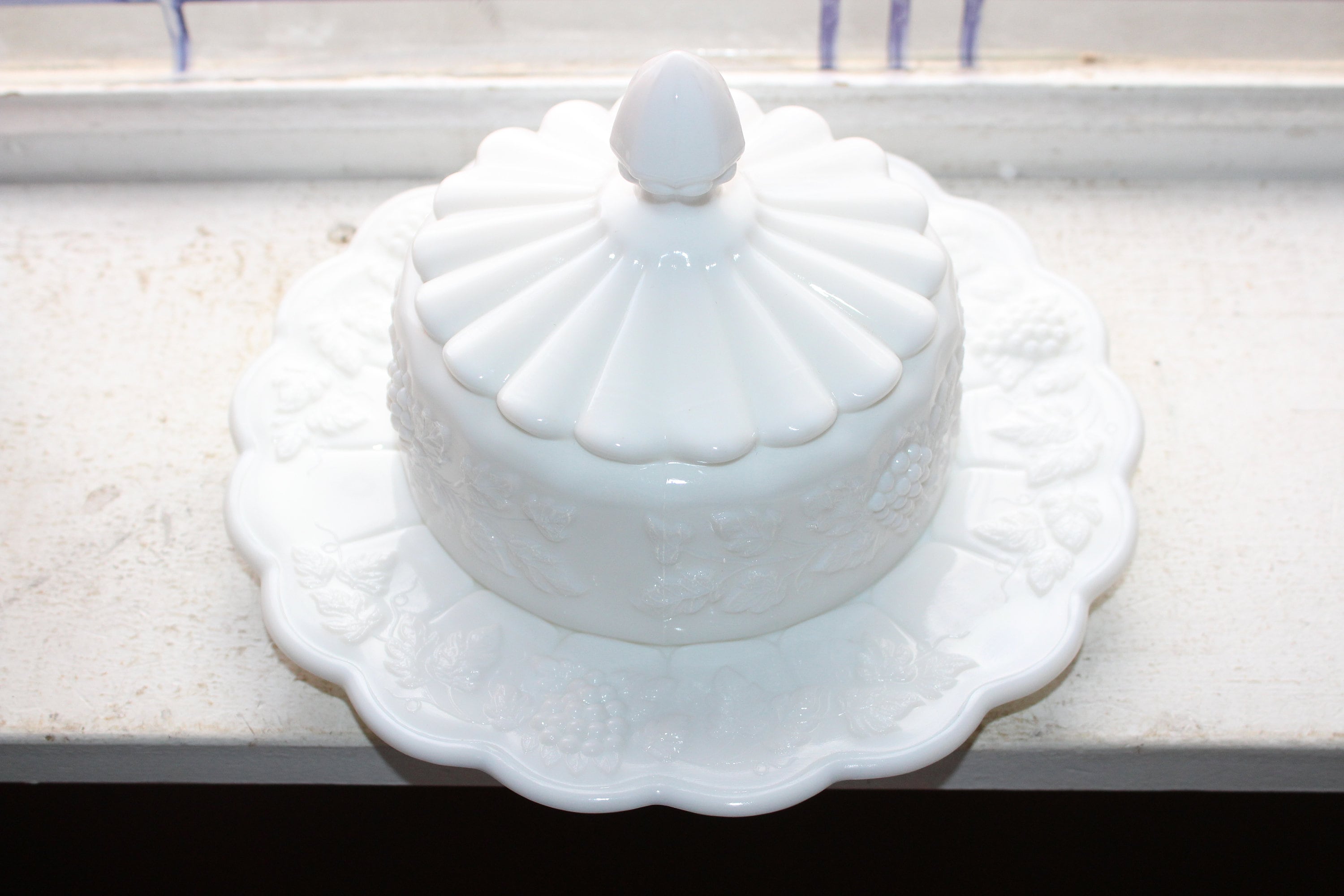 Westmoreland Milk Glass Dome Top Round Butter Dish Grapes Pattern