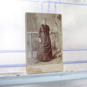 Antique Photograph Victorian Woman 1800s Cabinet Card