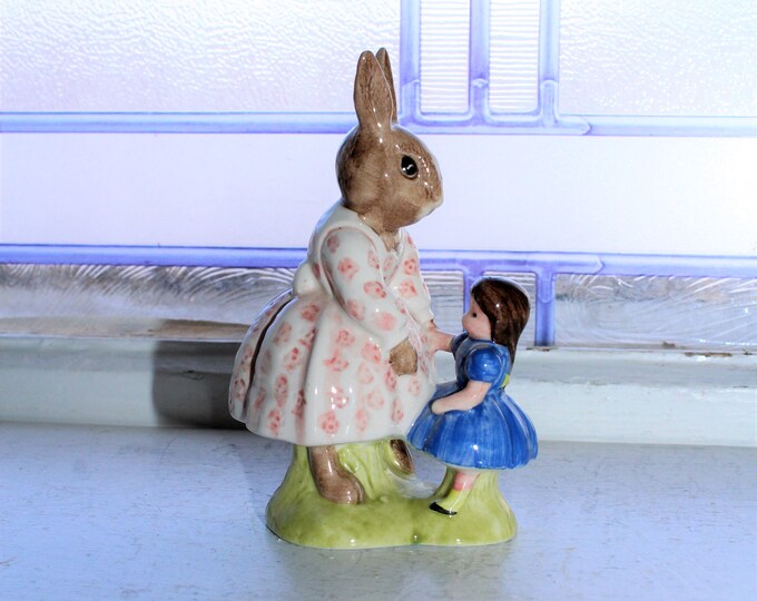 Royal Doulton Figurine Dollie Bunnykins D88