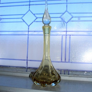 Mid Century Murano Amber Glass Lobed Base Decanter with Teardrop Stopper image 2