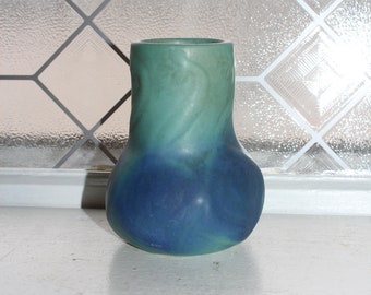 Vase vintage bleu araignée en poterie Ming Van Briggle