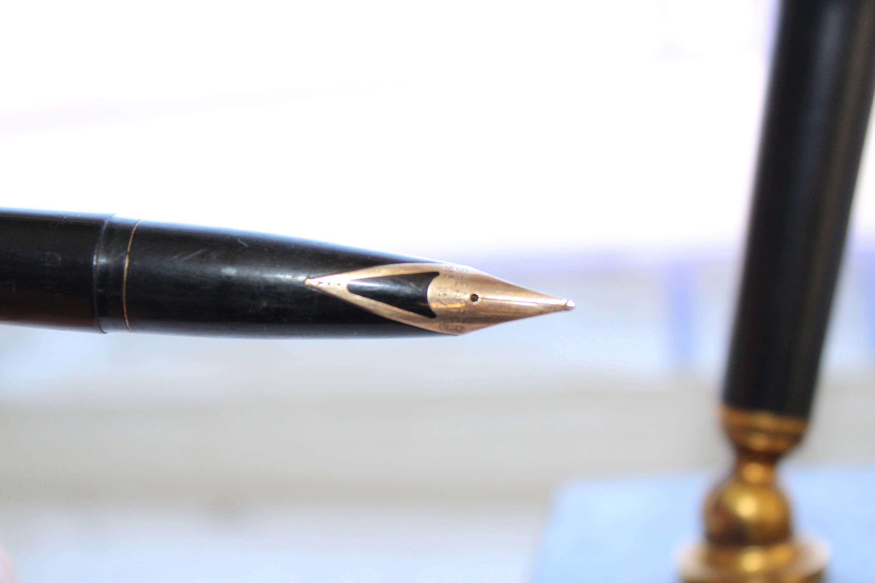 Vintage Sheaffer Fountain Pen Black Executive Desk Set 14K Gold Nib