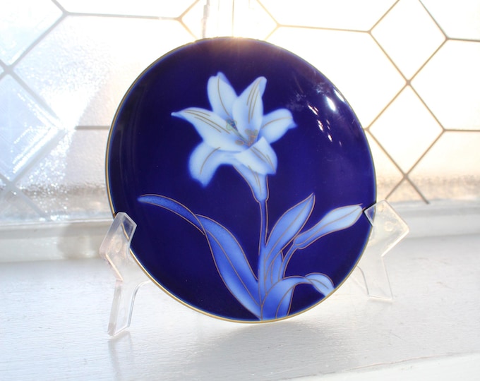 Vintage Japanese Fukagawa Porcelain Plate Iris on Cobalt Blue with Gold Trim