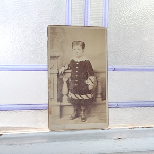 Antique Carte De Visite CDV Photograph Young Victorian Child 1800s