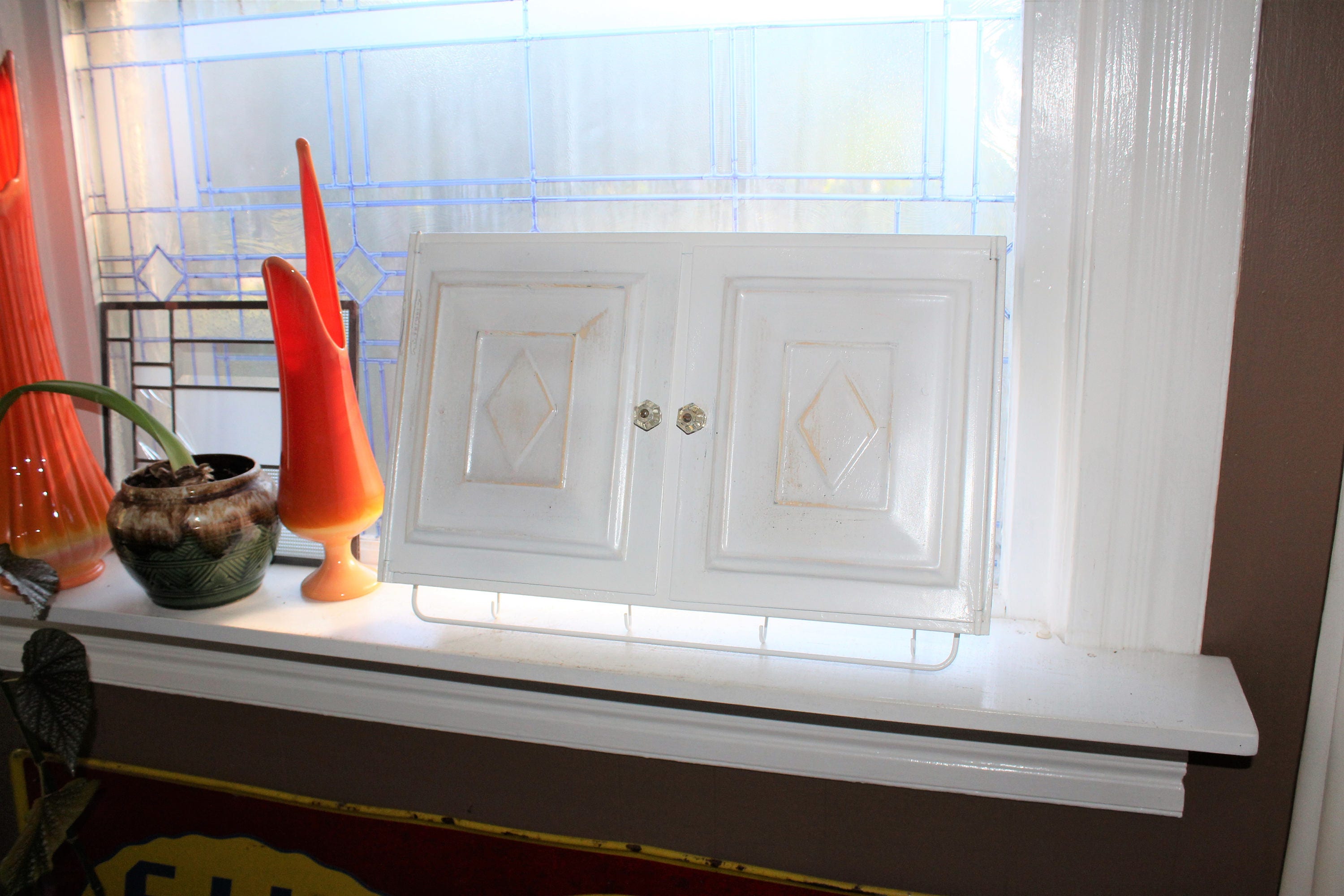 Vintage Metal Bathroom With Towel Rod Hooks and Glass Knobs