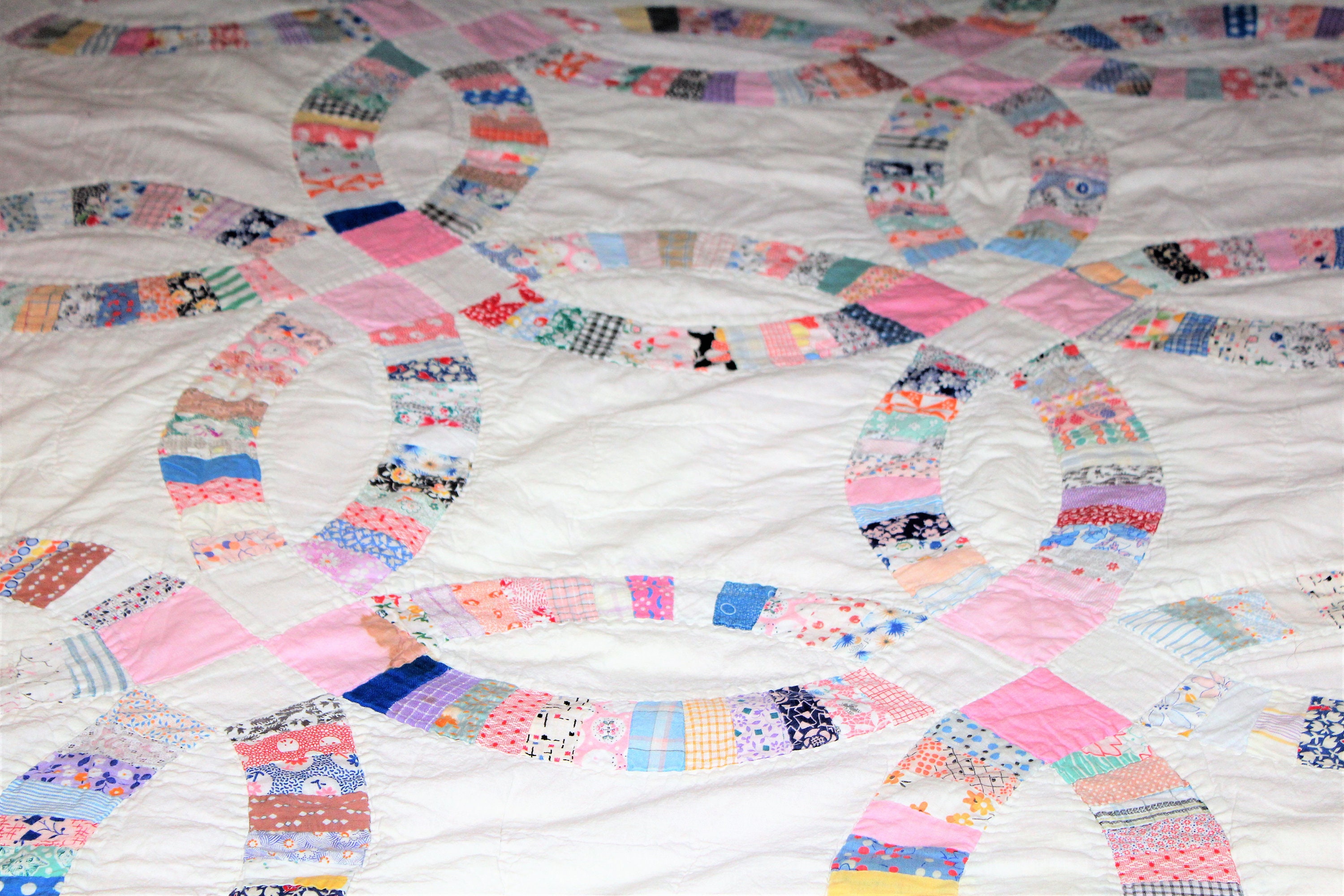 Vintage 1930s Quilt Double Wedding Ring Hand Stitched