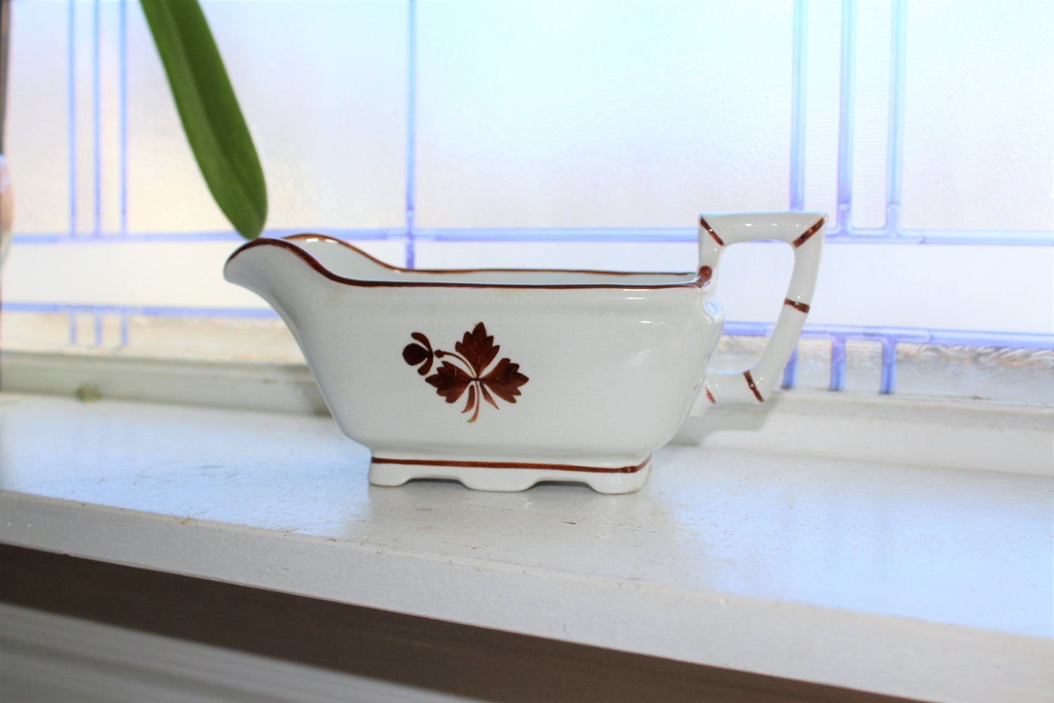 Antique Tea Leaf Ironstone Gravy Boat Alfred Meakin