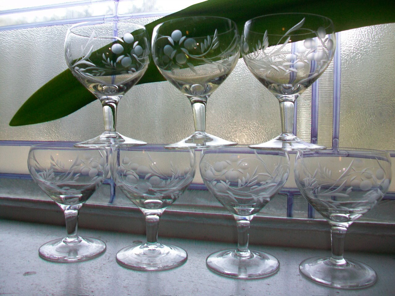 7 Vintage Etched Glass Cordial Aperitif Liqueur Glasses Stemware 4 Oz