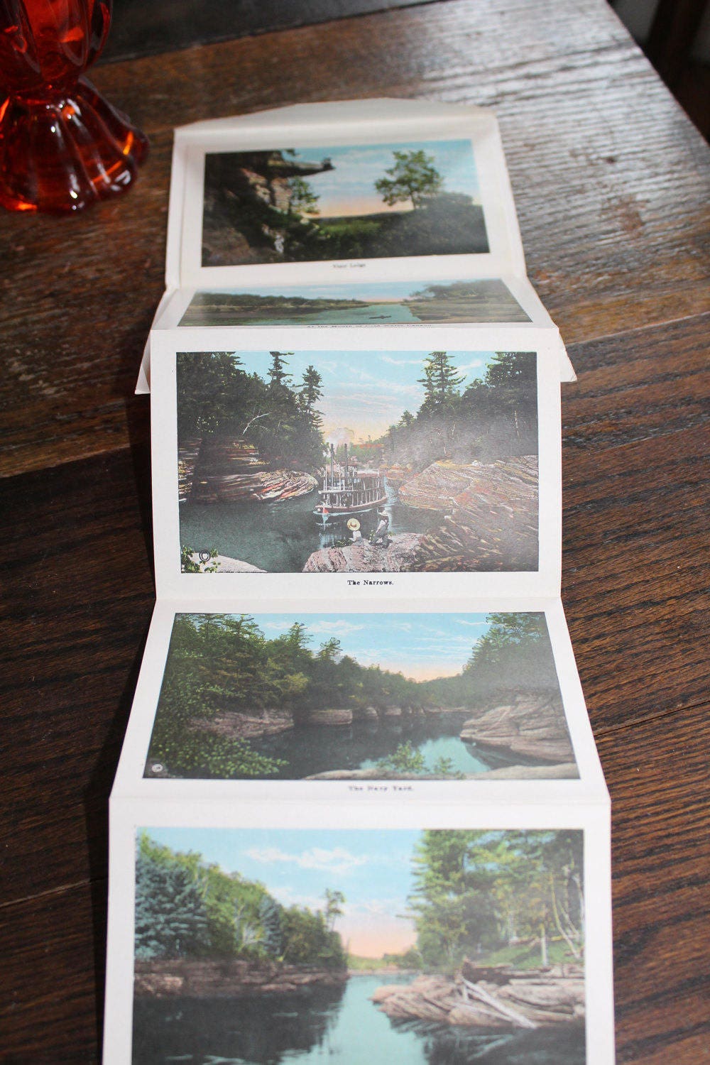 Wisconsin Dells Picture Mailer Souvenir 1940s