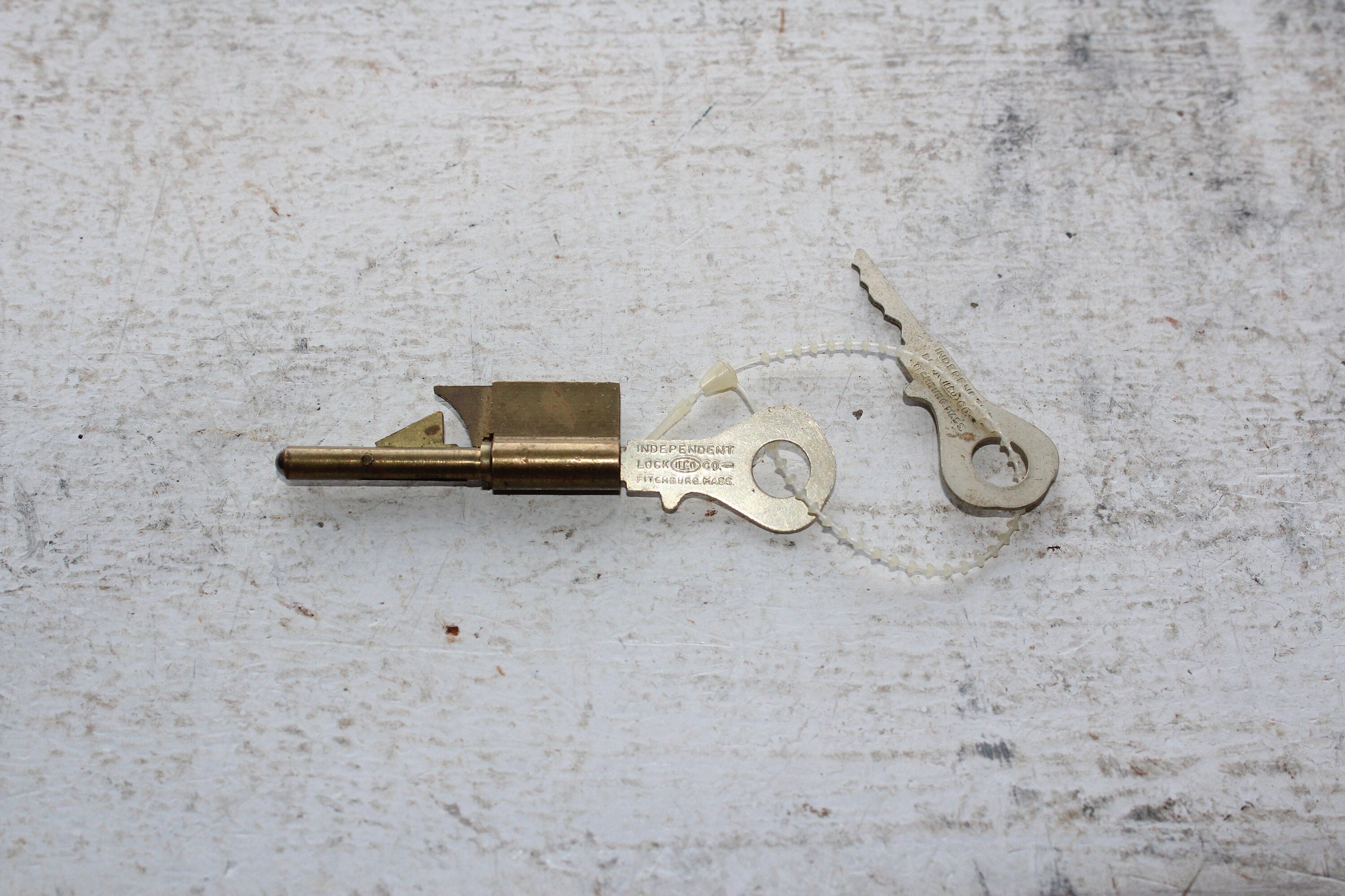 Vintage Keyhole Blocker Lock & Keys Independent Lock Co