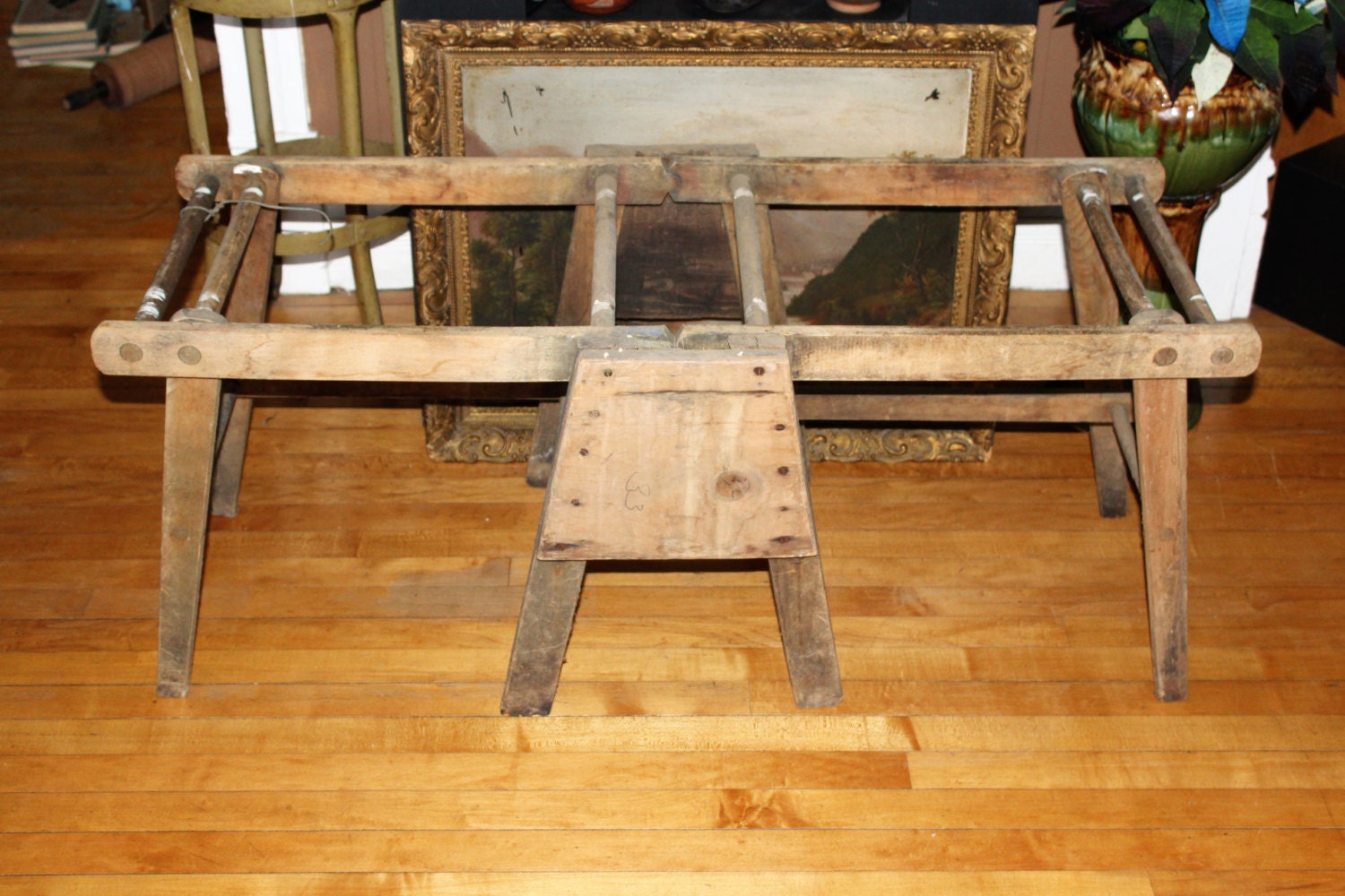 Used slot machine stand Used slot machine stand