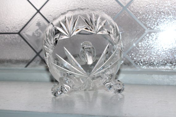 エレガントなヴィンテージカットクリスタルの脚付きボウルキャンディ