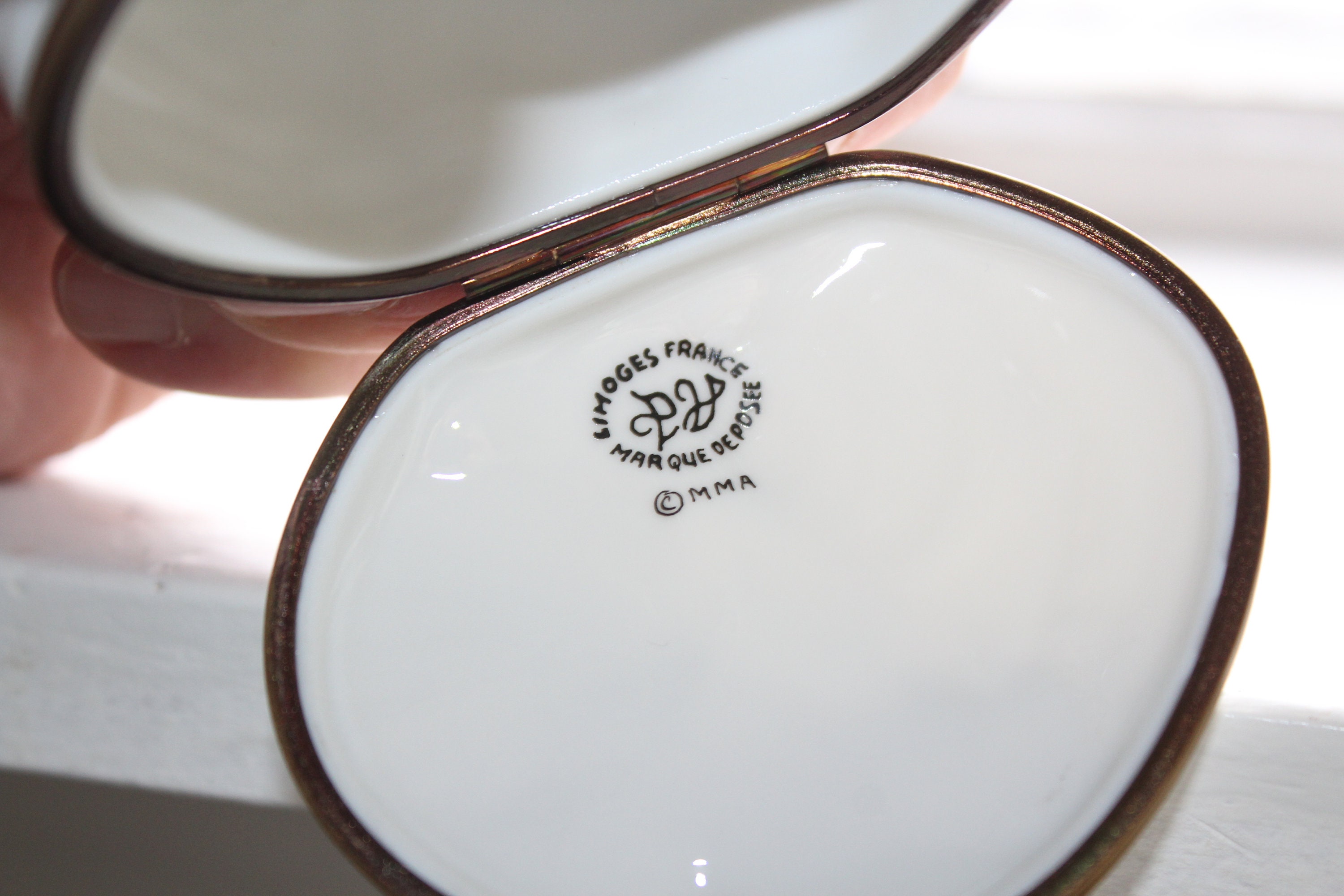 Vintage Limoges Trinket Box White Shells