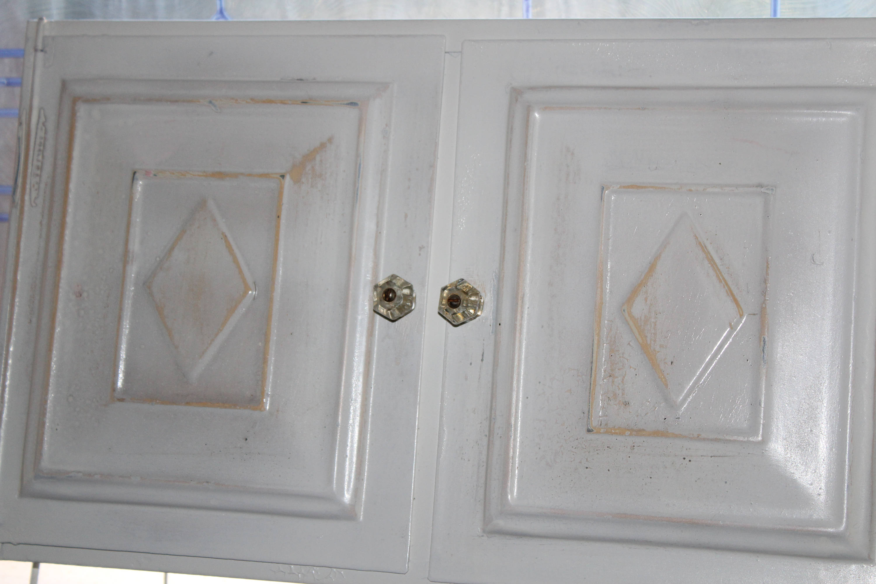 Vintage Metal Bathroom With Towel Rod Hooks and Glass Knobs