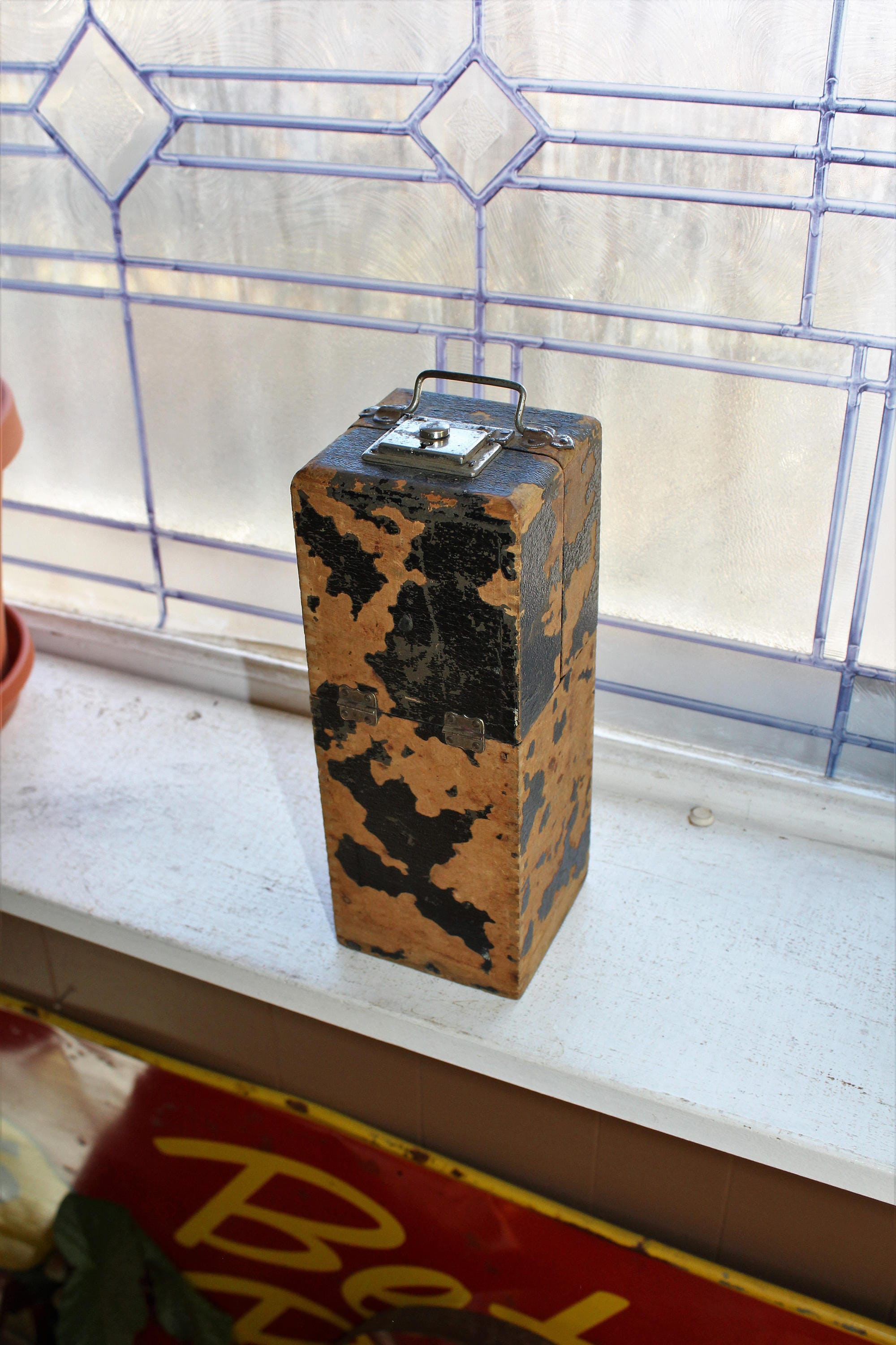 Antique Straight Razor Storage Box Caddy with 9 Razors 19th Century