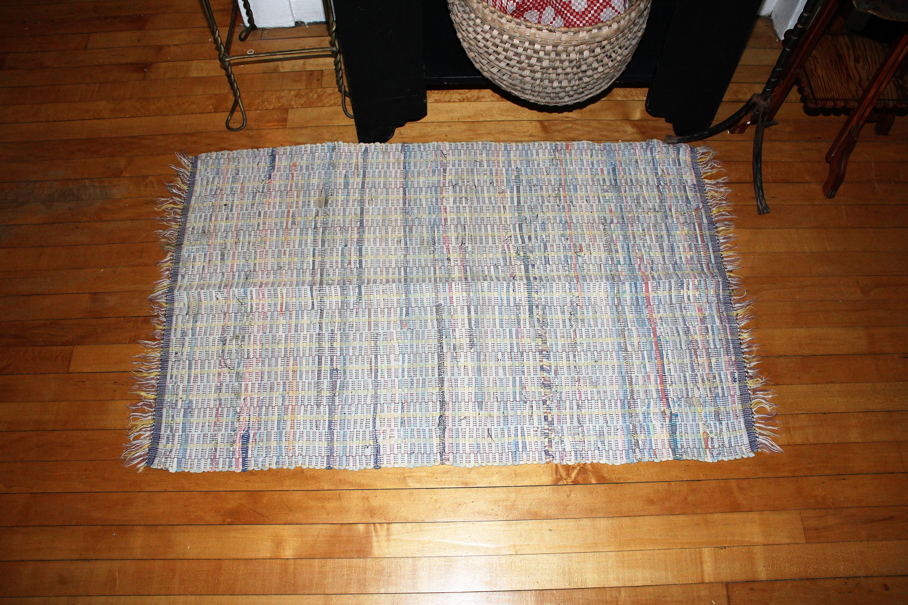 Vintage Country Rug Hand Loomed Rag Rug Rustic Farmhouse 1940s 46 x 28