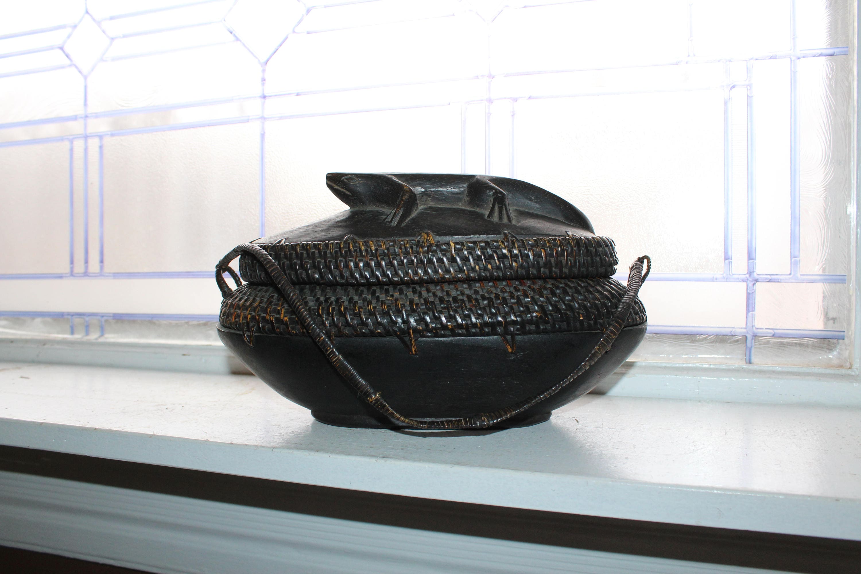 Vintage Woven Reed and Wood Basket Purse Lizard Lid