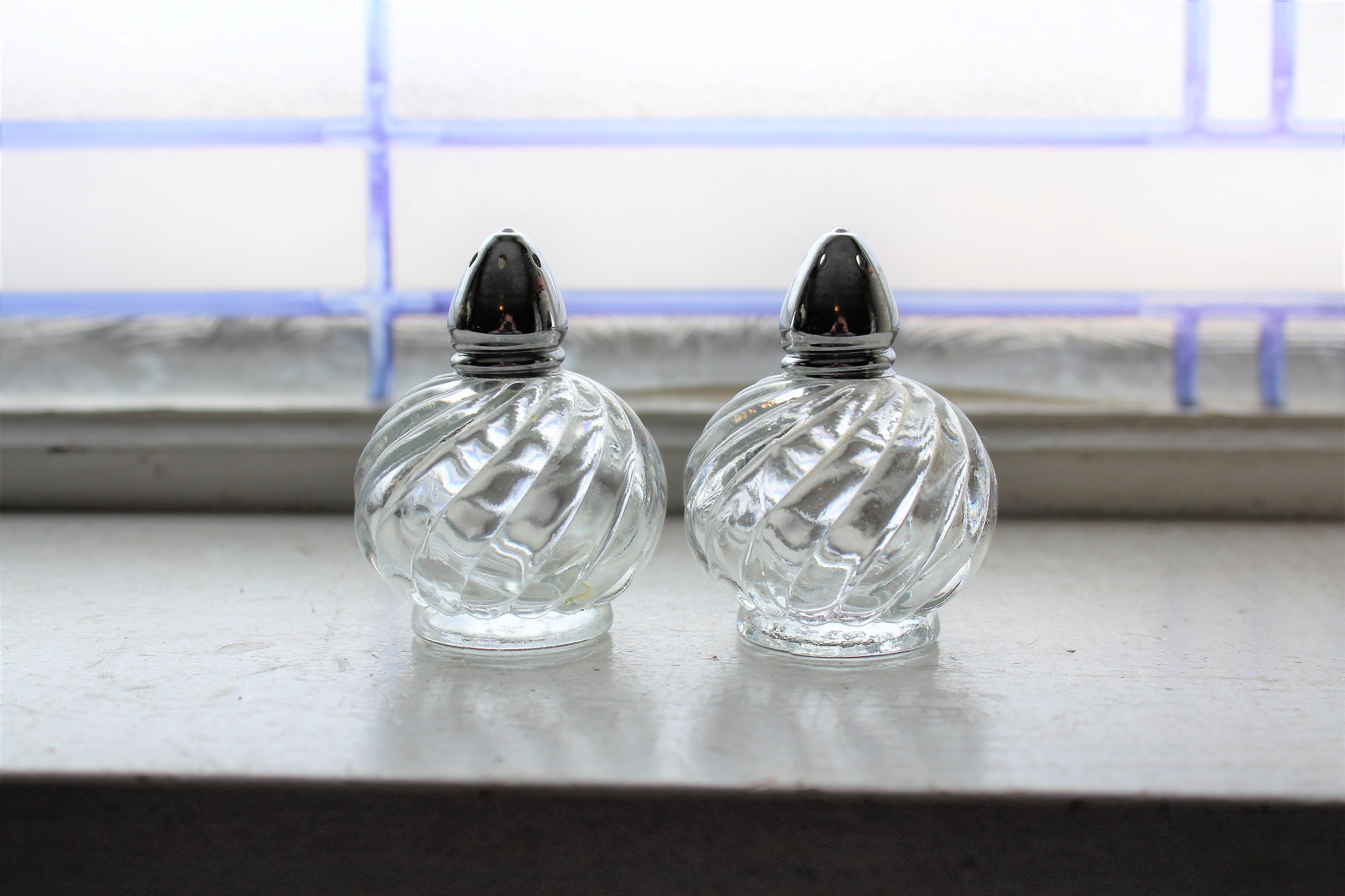 Vintage Salt and Pepper Shakers Round Irice Glass Globes Chrome Tops