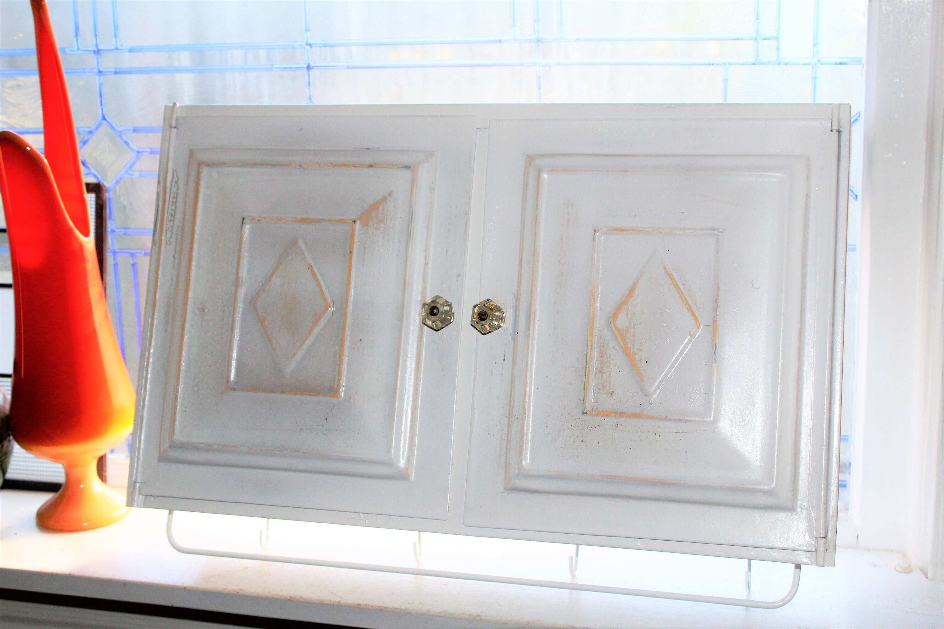 Vintage Metal Bathroom With Towel Rod Hooks and Glass Knobs