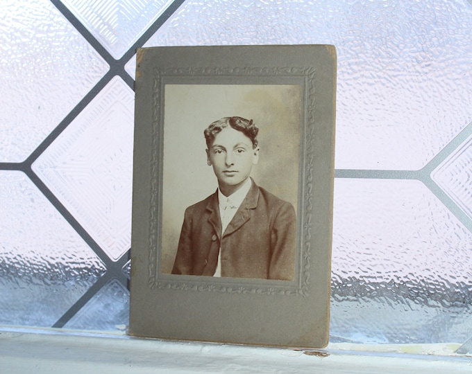 Antique Carte De Visite CDV Photograph Handsome Young Victorian Man