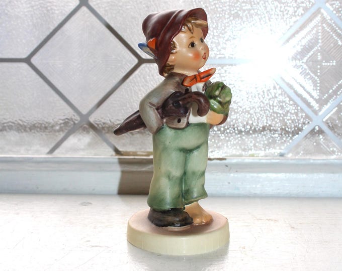 Goebel Hummel Figurine Lost Stocking #374 TMK5