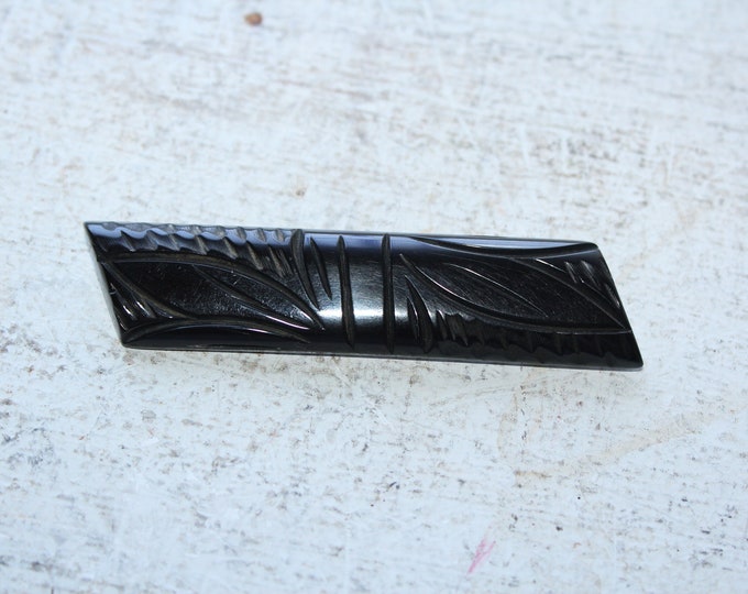Vintage 1940s Bakelite Brooch Pin Carved Black