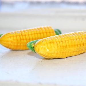 Vintage Salt and Pepper Shakers Corn